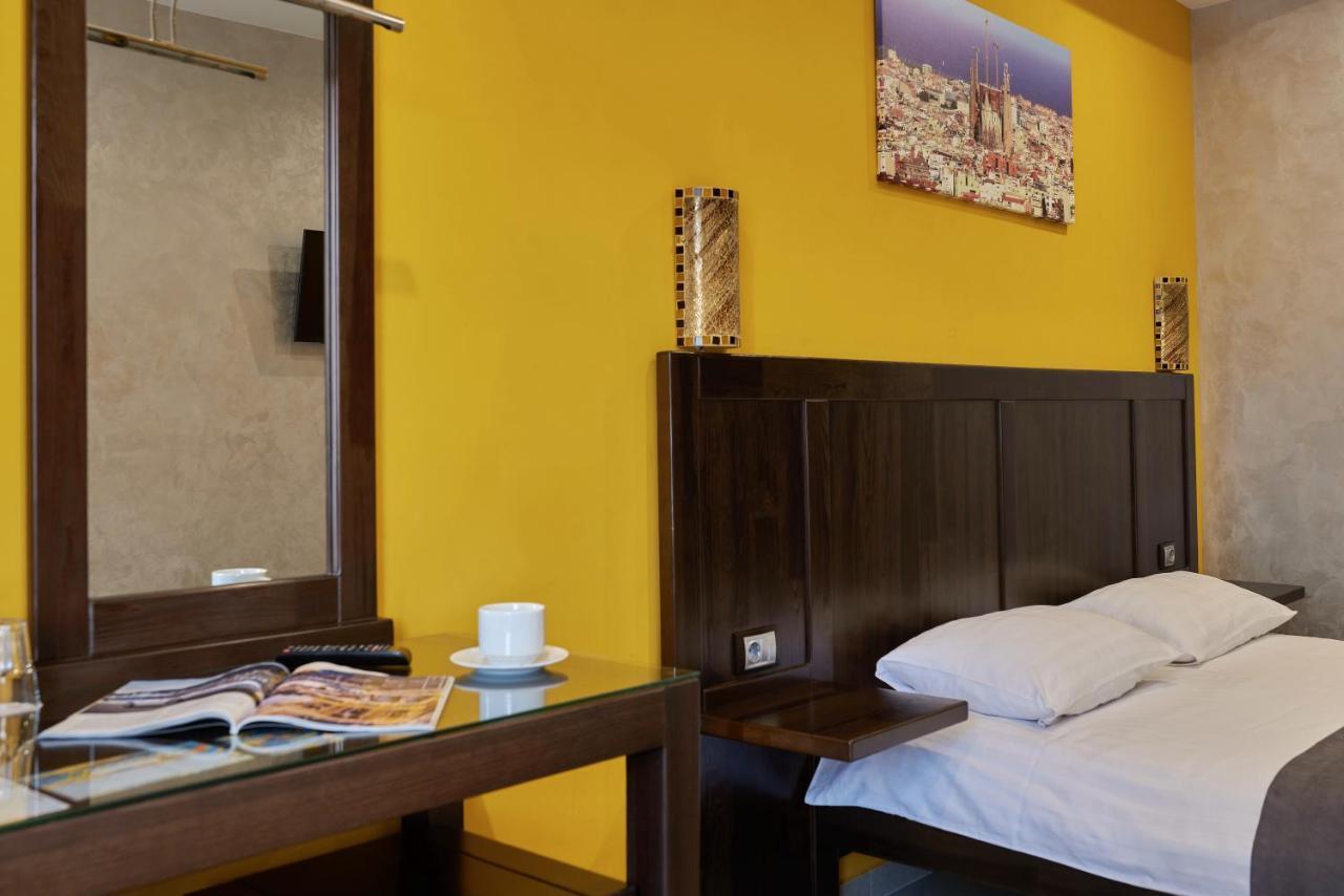 Gaudi Stylish Hotel Odesa Exterior photo
