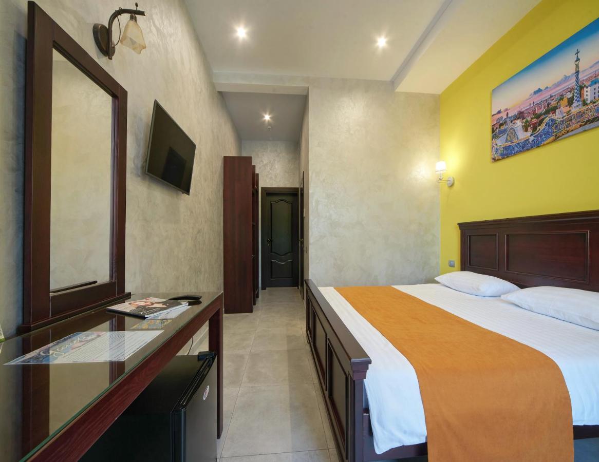 Gaudi Stylish Hotel Odesa Exterior photo