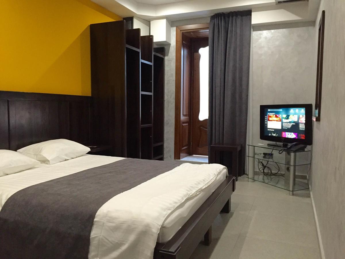 Gaudi Stylish Hotel Odesa Exterior photo